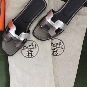 Hermes Shoes - Hermès Oran Metallic Sandals Hermes Shoes - Hermès Oran Metallic Sandals